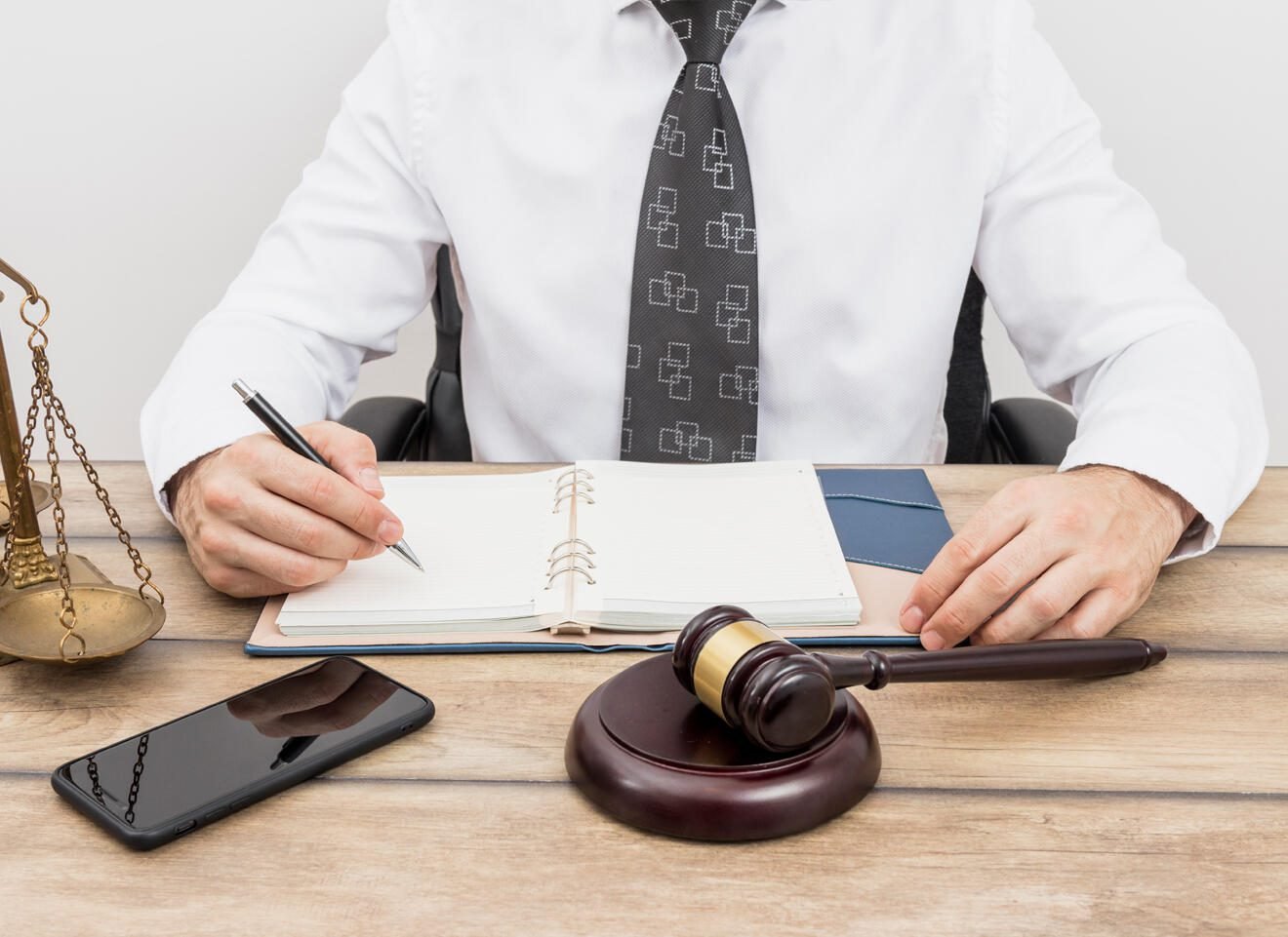 Review Dokumen Hukum - Konsultan Hukum Profesional