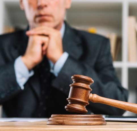 Tim Pengacara Profesional Yuris Consultant